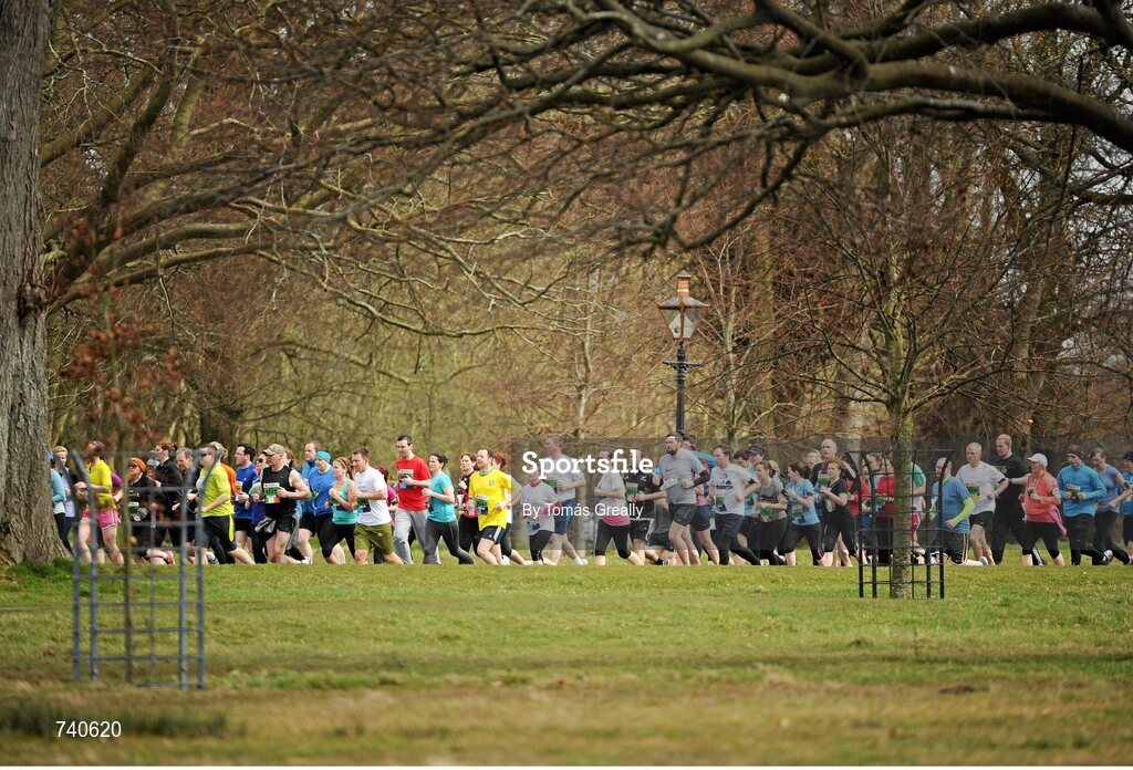 14 April 2013; A general view of the early stages of the SPAR Great Ireland Run 2013, Phoenix Park, Dublin. Picture Credit: Tomás Greally / SPORTSFILE