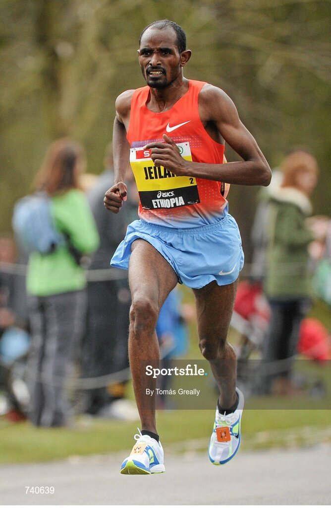 14 April 2013; Ibrahim Jeilan, on his way to finish in third place in the SPAR Great Ireland Run 2013. Phoenix Park, Dublin. Picture credit: Tomás Greally / SPORTSFILE