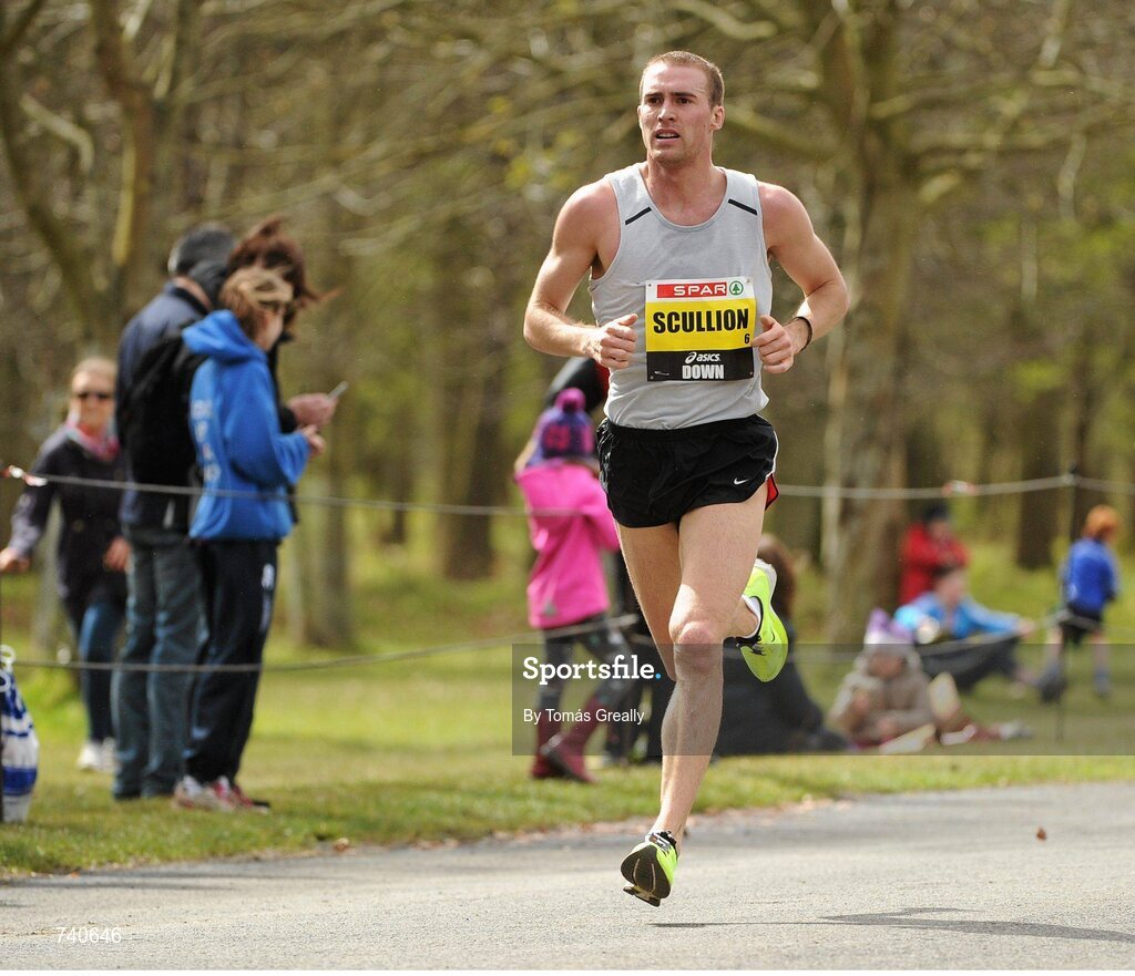 14 April 2013; Stephen Scullion, Co. Down, on his way to winning the Woodies DIY National 10k Championship during the SPAR Great Ireland Run 2013. Phoenix Park, Dublin. Picture credit: Tomás Greally / SPORTSFILE