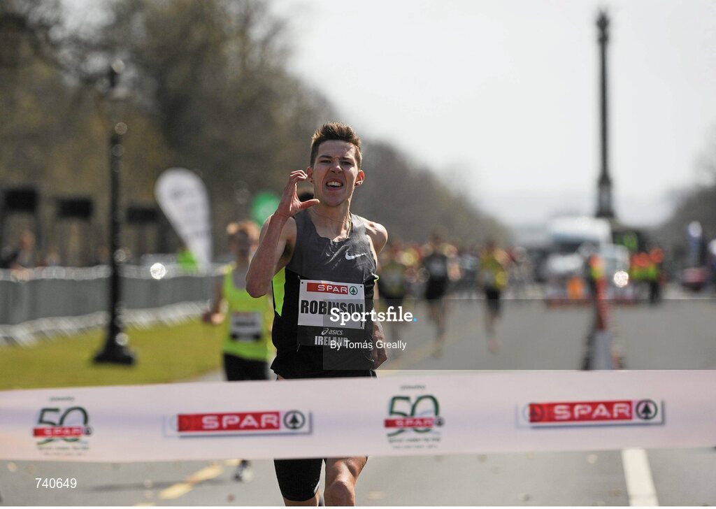 14 April 2013; Paul Robinson, St. Coca's A.C, on his way to winning the Elite Mens Mile event. SPAR Great Ireland Run 2013. Phoenix Park, Dublin. Picture credit: Tomás Greally / SPORTSFILE