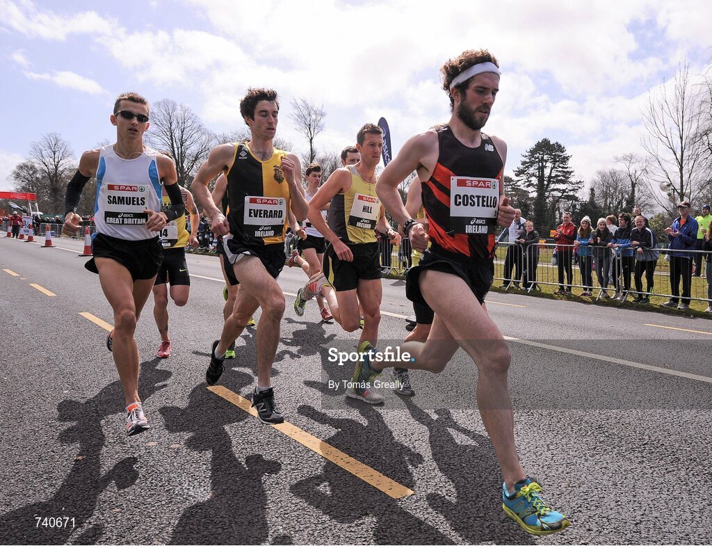 14 April 2013; A general view of the start of the Elite Mens Mile event, during the SPAR Great Ireland Run 2013. Phoenix Park, Dublin. Picture credit: Tomás Greally / SPORTSFILE