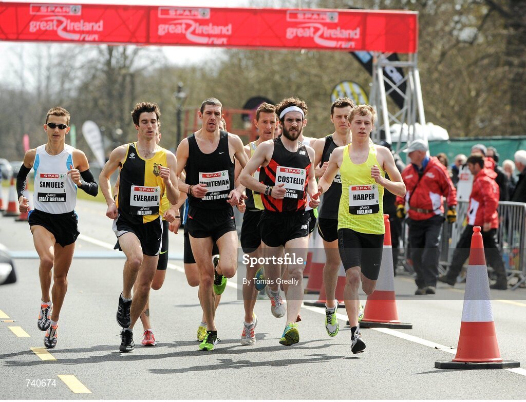 14 April 2013; A general view of the start of the Elite Mens Mile event, during the SPAR Great Ireland Run 2013. Phoenix Park, Dublin. Picture credit: Tomás Greally / SPORTSFILE