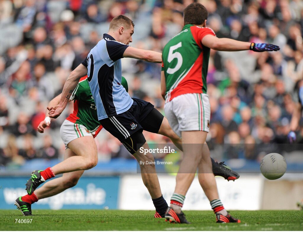 14 April 2013; Jason Whelan, Dublin, scores his side's second goal. Allianz Football League, Division 1, Semi-Final, Dublin v Mayo, Croke Park, Dublin. Picture credit: Dáire Brennan / SPORTSFILE