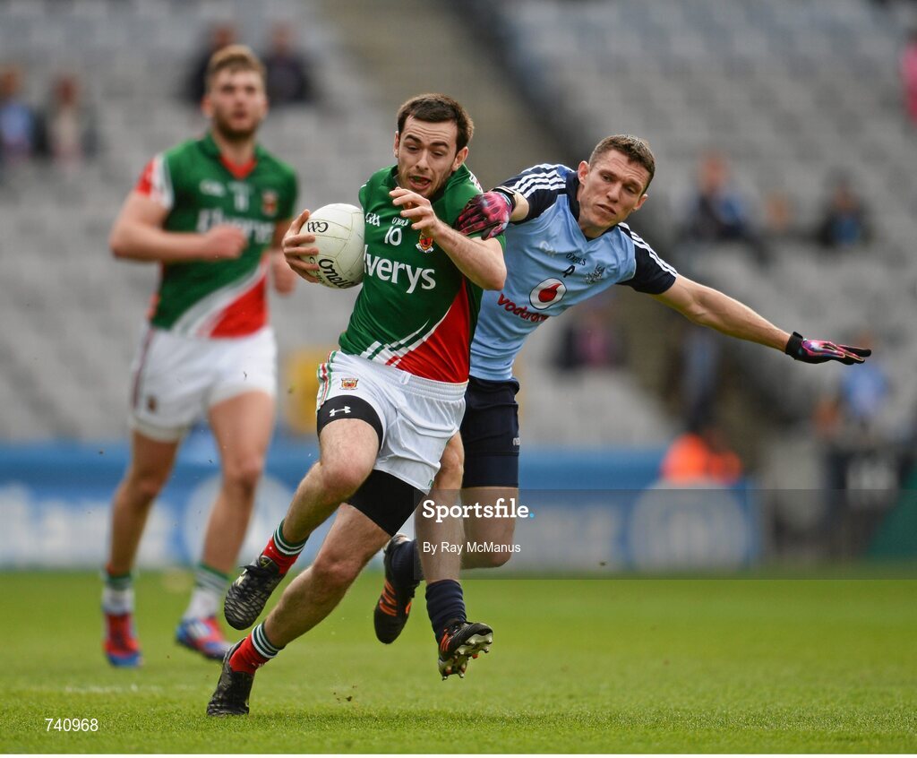 14 April 2013; Kevin McLoughlin, Mayo, in action against Darren Daly, Dublin. Allianz Football League, Division 1, Semi-Final, Dublin v Mayo, Croke Park, Dublin. Picture credit: Ray McManus / SPORTSFILE