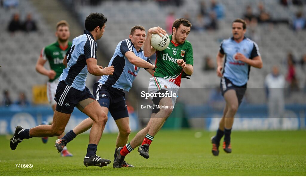 14 April 2013; Kevin McLoughlin, Mayo, in action against Cian O'Sullivan, left, and Darren Daly, Dublin. Allianz Football League, Division 1, Semi-Final, Dublin v Mayo, Croke Park, Dublin. Picture credit: Ray McManus / SPORTSFILE