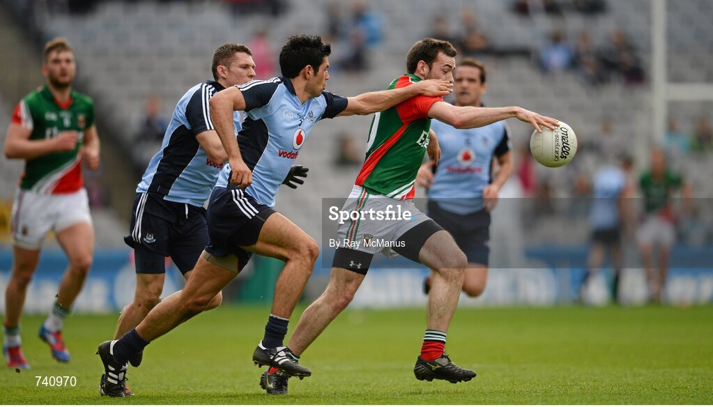 14 April 2013; Kevin McLoughlin, Mayo, in action against Cian O'Sullivan and Darren Daly, left, Dublin. Allianz Football League, Division 1, Semi-Final, Dublin v Mayo, Croke Park, Dublin. Picture credit: Ray McManus / SPORTSFILE