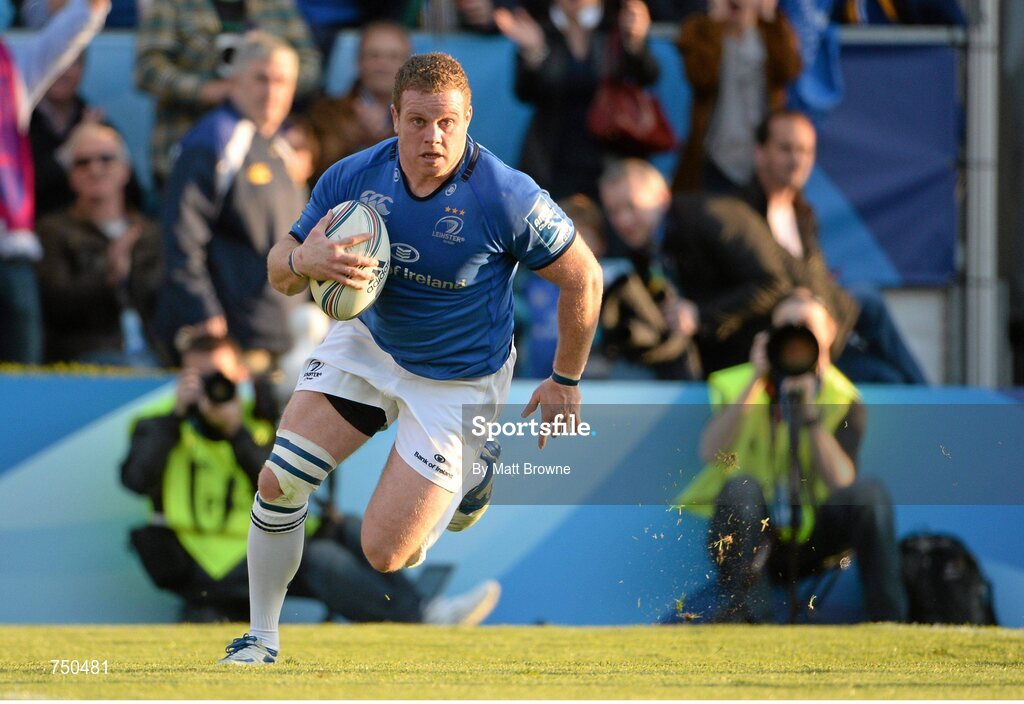 17 May 2013; Sean Cronin, Leinster, on his way to score his side's second try. Amlin Challenge Cup Final 2012/13, Leinster v Stade Francais, RDS, Ballsbridge, Dublin. Picture credit: Matt Browne / SPORTSFILE