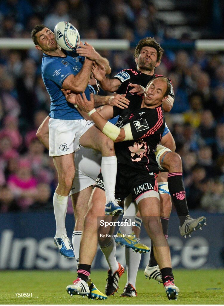 17 May 2013; Rob Kearney, Leinster, wins possession for his side ahead of Sergio Parisse, Stade Francais. Amlin Challenge Cup Final 2012/13, Leinster v Stade Francais, RDS, Ballsbridge, Dublin. Picture credit: Brendan Moran / SPORTSFILE