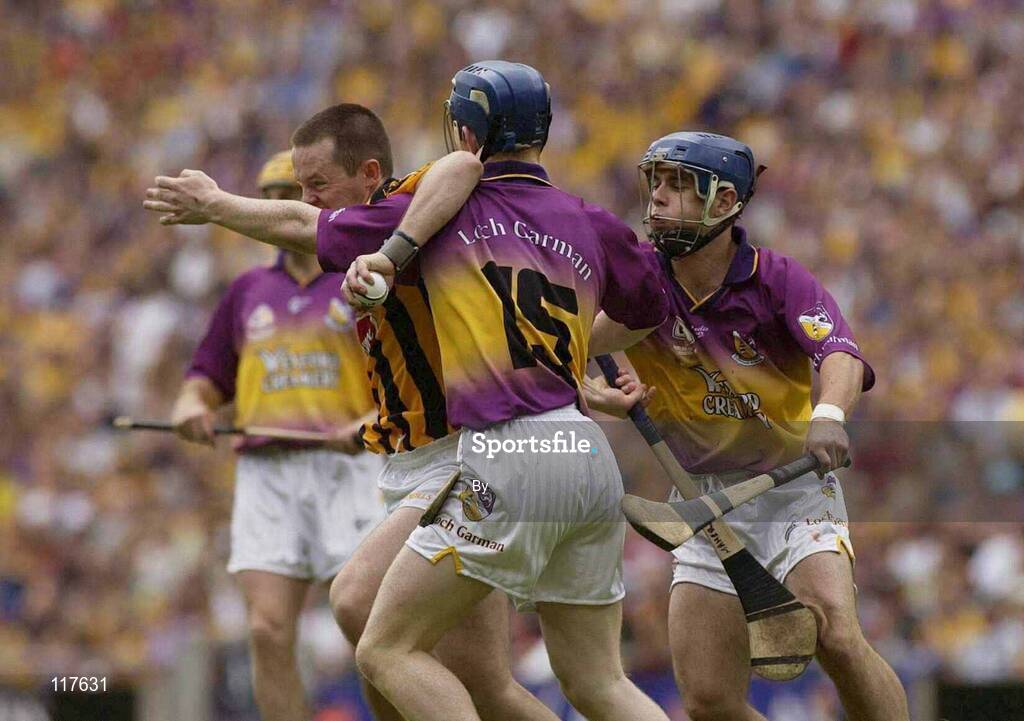 6 July 2003; Michael Kavanagh, Kilkenny, in action against Wexford's Rory Jacob, 15, and Barry Lambert. Guinness Leinster Senior Hurling Championship Final, Kilkenny v Wexford, Croke Park, Dublin. Picture credit; Pat Murphy / SPORTSFILE *EDI*