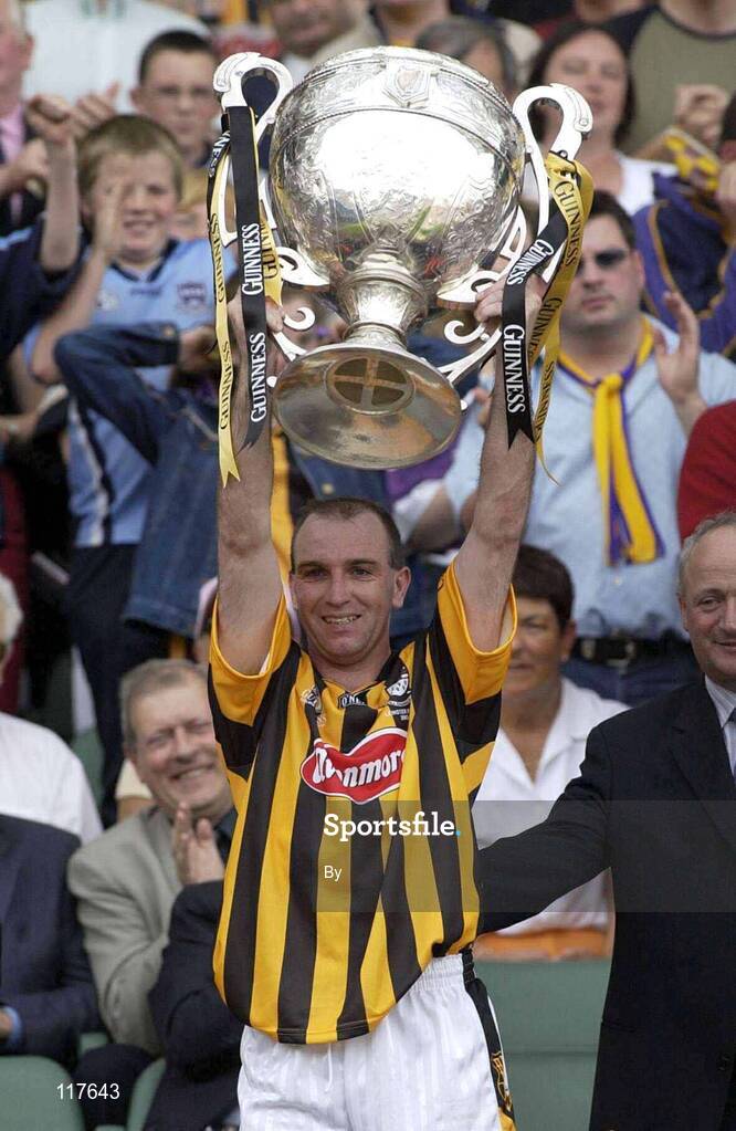 6 July 2003; Kilkenny captain DJ Carey lifts the trophy after victory over Wexford. Guinness Leinster Senior Hurling Championship Final, Kilkenny v Wexford, Croke Park, Dublin. Picture credit; Pat Murphy / SPORTSFILE *EDI*