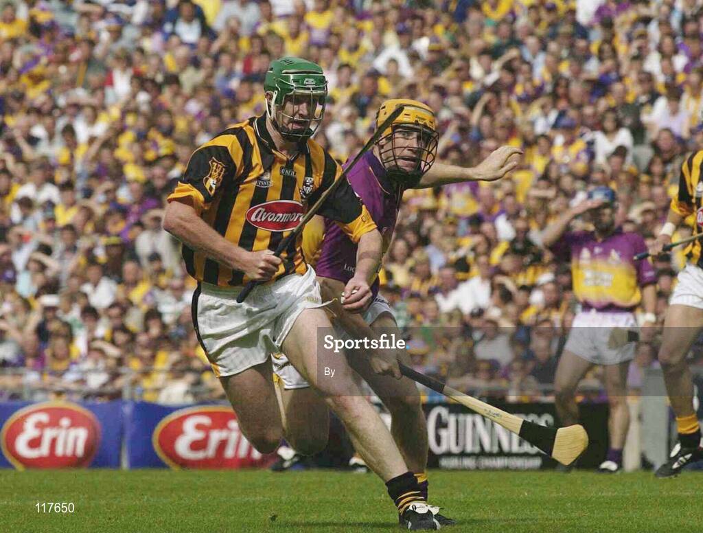 6 July 2003; Henry Shefflin, Kilkenny, in action against Wexford's David O'Connor. Guinness Leinster Senior Hurling Championship Final, Kilkenny v Wexford, Croke Park, Dublin. Picture credit; Pat Murphy / SPORTSFILE *EDI*