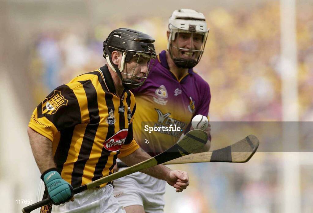 6 July 2003; DJ Carey, Kilkenny, in action against Wexford's David O'Connor. Guinness Leinster Senior Hurling Championship Final, Kilkenny v Wexford, Croke Park, Dublin. Picture credit; Pat Murphy / SPORTSFILE *EDI*