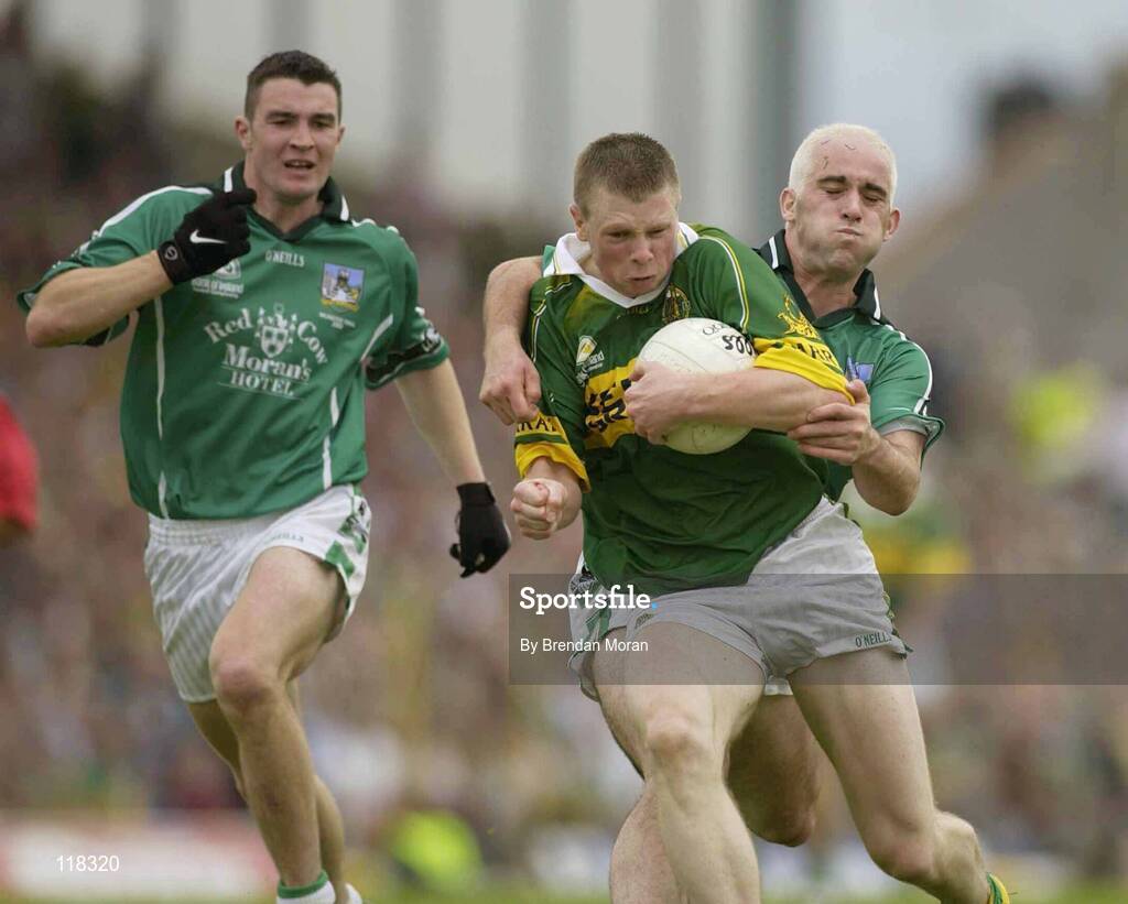 13 July 2003; Tomas O'Se, Kerry, in action against Limerick's Diarmuid Sheehy. Bank of Ireland Munster Senior Football Final, Kerry v Limerick, Fitzgerald Stadium, Killarney, Co Kerry. Picture credit; Brendan Moran / SPORTSFILE *EDI*