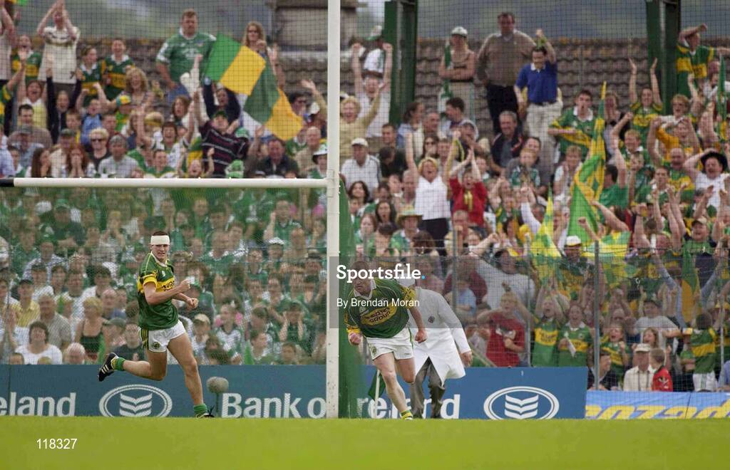 13 July 2003; Dara O'Cinneide, Kerry, centre, celebrates scoring his sides goal against Limerick. Bank of Ireland Munster Senior Football Final, Kerry v Limerick, Fitzgerald Stadium, Killarney, Co Kerry. Picture credit; Brendan Moran / SPORTSFILE *EDI*