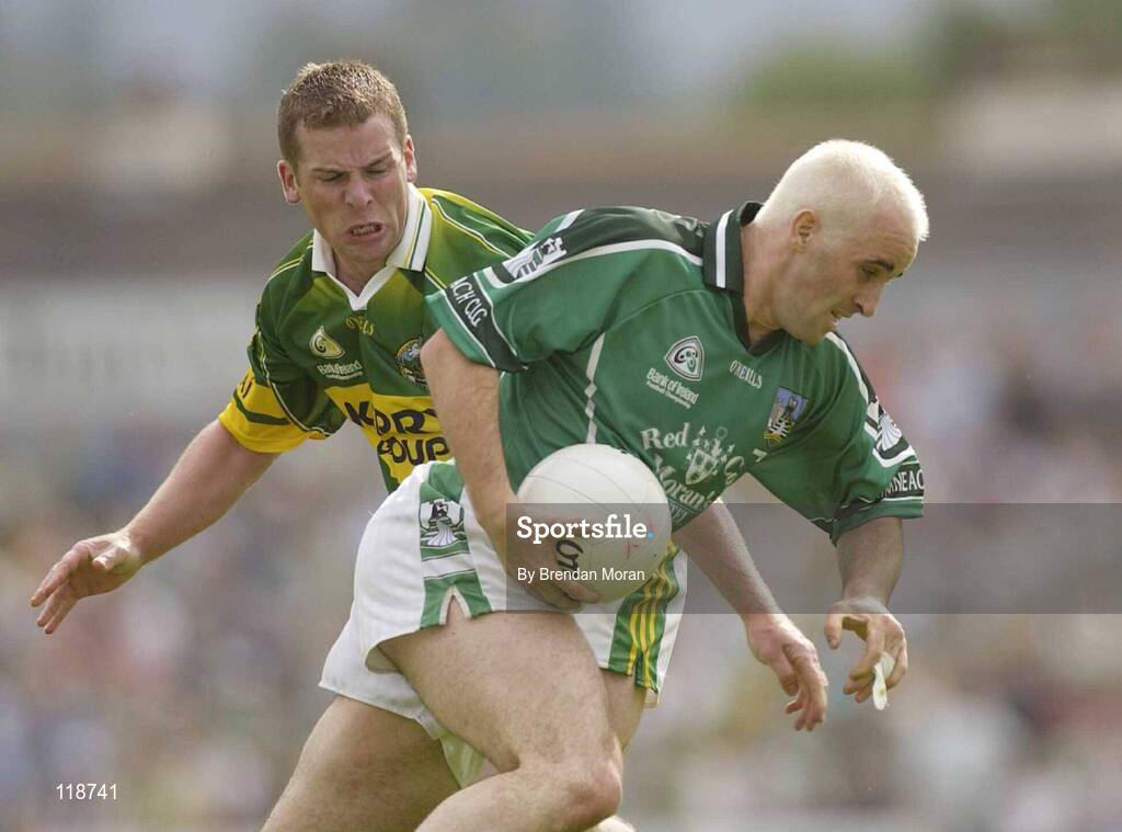 13 July 2003; Diarmuid Sheehy, Limerick, in action against Kerry's Dara O'Cinneide. Bank of Ireland Munster Senior Football Final, Kerry v Limerick, Fitzgerald Stadium, Killarney, Co Kerry. Picture credit; Brendan Moran / SPORTSFILE *EDI*