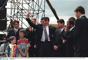 7 July 1994; Roy Keane salutes the crowd in Dublin's Phoenix Park when the Republic of Ireland team returned from the 1994 World Cup in the USA. Soccer. Picture credit; David Maher / SPORTSFILE