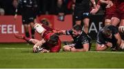 2 December 2017; Darren Sweetnam of Munster scores his side's second try despite the efforts Gareth Thomas of Ospreys during the Guinness PRO14 Round 10 match between Munster and Ospreys at Irish Independent Park in Cork. Photo by Diarmuid Greene/Sportsfile