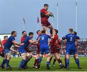 26 December 2017; Conor Murray of Munster wins possession in a lineout during the Guinness PRO14 Round 11 match between Munster and Leinster at Thomond Park in Limerick. Photo by Ramsey Cardy/Sportsfile