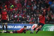 21 January 2018; Ian Keatley of Munster kicks a penalty, assisted by team mate Conor Murray, during the European Rugby Champions Cup Pool 4 Round 6 match between Munster and Castres at Thomond Park in Limerick. Photo by Diarmuid Greene/Sportsfile