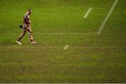 21 January 2018; Christian Lealiifano of Ulster leaves the pitch after picking up an injury during the European Rugby Champions Cup Pool 1 Round 6 match between Wasps and Ulster at Ricoh Arena in Coventry, England. Photo by Ramsey Cardy/Sportsfile