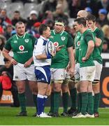 3 February 2018; Referee Nigel Owens speaks to Jonathan Sexton of Ireland during the NatWest Six Nations Rugby Championship match between France and Ireland at the Stade de France in Paris, France. Photo by Brendan Moran/Sportsfile