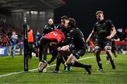 23 February 2018; Calvin Nash of Munster scores a try which was subsequently disallowed during the Guinness PRO14 Round 16 match between Munster and Glasgow Warriors at Irish Independent Park in Cork. Photo by Diarmuid Greene/Sportsfile