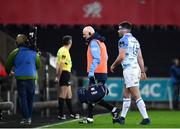 24 March 2018; Fergus McFadden of Leinster leaves the pitch with an injury during the Guinness PRO14 Round 18 match between Ospreys and Leinster at the Liberty Stadium in Swansea, Wales. Photo by Ramsey Cardy/Sportsfile