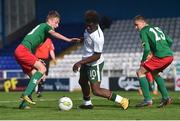 18 April 2018; Festy Ebosele of Republic of Ireland in action against Aleksandar Kirilov and Valentin Tsvetanov of Bulgaria, right, during the Under-16 International Friendly match between Republic of Ireland and Bulgaria at the Regional Sports Centre in Waterford. Photo by Piaras Ó Mídheach/Sportsfile