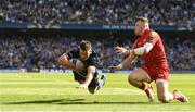 21 April 2018; Fergus McFadden of Leinster scores his side's third try despite the tackle of Steff Evans of Scarlets during the European Rugby Champions Cup Semi-Final match between Leinster Rugby and Scarlets at the Aviva Stadium in Dublin. Photo by Ramsey Cardy/Sportsfile