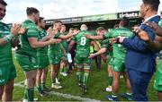 28 April 2018; John Muldoon of Connacht is applauded off by his team-mates on after playing his last match for the province after the Guinness PRO14 Round 21 match between Connacht and Leinster at the Sportsground in Galway. Photo by Brendan Moran/Sportsfile