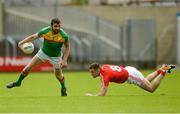 13 May 2018; Seán Murphy of Carlow gets past Andy McDonnell of Louth during the Leinster GAA Football Senior Championship Preliminary Round match between Louth and Carlow at O'Moore Park in Laois. Photo by Piaras Ó Mídheach/Sportsfile