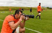 14 May 2018; Robin Copeland uses a photographer's camera to take pictures during Munster Rugby squad training at the University of Limerick in Limerick. Photo by Diarmuid Greene/Sportsfile