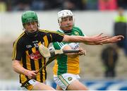 20 May 2018; Martin Keoghan of Kilkenny in action against David O'Toole Greene of Offaly during the Leinster GAA Hurling Senior Championship Round 2 match between Kilkenny and Offaly at Nowlan Park in Kilkenny. Photo by Piaras Ó Mídheach/Sportsfile
