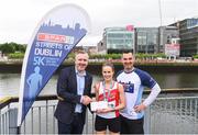 20 May 2018; First place female, Maria Jones, centre, with Spar Sales Director Colin Donnelly, left, and personal trainer Karl Henry the SPAR Streets of Dublin 5K at the CHQ Building in Dublin. Photo by David Fitzgerald/Sportsfile