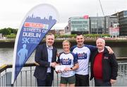 20 May 2018; Second place female, Tara Kennedy, centre, with Spar Sales Director Colin Donnelly, left, personal trainer Karl Henry and Irish Runner editor Frank Greally at the SPAR Streets of Dublin 5K at the CHQ Building in Dublin. Photo by David Fitzgerald/Sportsfile