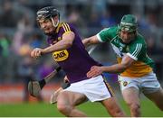 26 May 2018; Jack O'Connor of Wexford in action against David King of Offaly during the Leinster GAA Hurling Senior Championship Round 3 match between Offaly and Wexford at Bord na Mona O'Connor Park in Tullamore, Offaly. Photo by Matt Browne/Sportsfile
