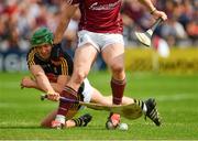 27 May 2018; Kilkenny goalkeeper Eoin Murphy tackles Conor Whelan of Galway during the Leinster GAA Hurling Senior Championship Round 3 match between Galway and Kilkenny at Pearse Stadium in Galway. Photo by Piaras Ó Mídheach/Sportsfile