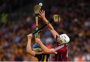 27 May 2018; Gearóid McInerney of Galway in action against TJ Reid of Kilkenny during the Leinster GAA Hurling Senior Championship Round 3 match between Galway and Kilkenny at Pearse Stadium in Galway. Photo by Piaras Ó Mídheach/Sportsfile