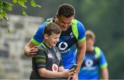 31 May 2018; Jacob Stockdale with 9 year old Ireland supporter Daniel Hall, from Rathmines, Dublin, during Ireland squad training at Carton House in Maynooth, Co. Kildare. Photo by Ramsey Cardy/Sportsfile