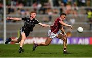 3 June 2018; Shane Walsh of Galway in action against Sean Carribine of Sligo during the Connacht GAA Football Senior Championship semi-final match between Galway and Sligo at Pearse Stadium, Galway. Photo by Eóin Noonan/Sportsfile