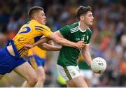 3 June 2018; Paul Geaney of Kerry in action against Gearoid O'Brien of Clare during the Munster GAA Football Senior Championship semi-final match between Kerry and Clare at Fitzgerald Stadium in Killarney, Kerry. Photo by Matt Browne/Sportsfile