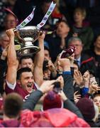 17 June 2018; Galway captain Damien Comer lifts The Nestor Cup following their victory in the Connacht GAA Football Senior Championship Final match between Roscommon and Galway at Dr Hyde Park in Roscommon. Photo by Piaras Ó Mídheach/Sportsfile