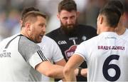 7 July 2018; Kildare manager Cian O'Neill talks with his players before the GAA Football All-Ireland Senior Championship Round 4 match between Fermanagh and Kildare at Páirc Tailteann in Navan, Co. Meath. Photo by Piaras Ó Mídheach/Sportsfile
