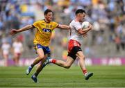 14 July 2018; Matthew Donnelly of Tyrone against Gary Patterson of Roscommon during the GAA Football All-Ireland Senior Championship Quarter-Final Group 2 Phase 1 match between Tyrone and Roscommon at Croke Park, in Dublin. Photo by David Fitzgerald/Sportsfile