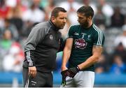 15 July 2018; Kildare manager Cian O'Neill with Johnny Byrne before the GAA Football All-Ireland Senior Championship Quarter-Final Group 1 Phase 1 match between Kildare and Monaghan at Croke Park, Dublin. Photo by Piaras Ó Mídheach/Sportsfile
