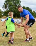 17 July 2018; Leinster's Sean O'Brien with camp participants during the Bank of Ireland Leinster Rugby Summer Camp at Tullow RFC, in Roscat, Tullow, Co. Carlow. Photo by Seb Daly/Sportsfile