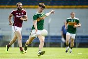 21 July 2018; Lee O'Donoghue of Kerry in action against Alan Molloy of Galway during the GAA Football All-Ireland Junior Championship Final match between Kerry and Galway at Cusack Park in Ennis, Co. Clare. Photo by Diarmuid Greene/Sportsfile