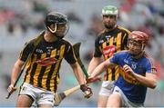 29 July 2018; Pádraig Dempsey of Kilkenny in action against Seán Hayes of Tipperary during the Electric Ireland GAA Hurling All-Ireland Minor Championship Semi-Final match between Tipperary and Kilkenny at Croke Park, Dublin. Photo by Piaras Ó Mídheach/Sportsfile