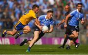 5 August 2018; Paddy Small of Dublin in action against David Murray of Roscommon during the GAA Football All-Ireland Senior Championship Quarter-Final Group 2 Phase 3 match between Dublin and Roscommon at Croke Park in Dublin. Photo by Daire Brennan/Sportsfile