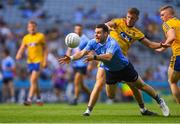 5 August 2018; Kevin McManamon of Dublin in action against Pádraig Kelly, centre, and Darra Pettit of Roscommon during the GAA Football All-Ireland Senior Championship Quarter-Final Group 2 Phase 3 match between Dublin and Roscommon at Croke Park in Dublin. Photo by Piaras Ó Mídheach/Sportsfile